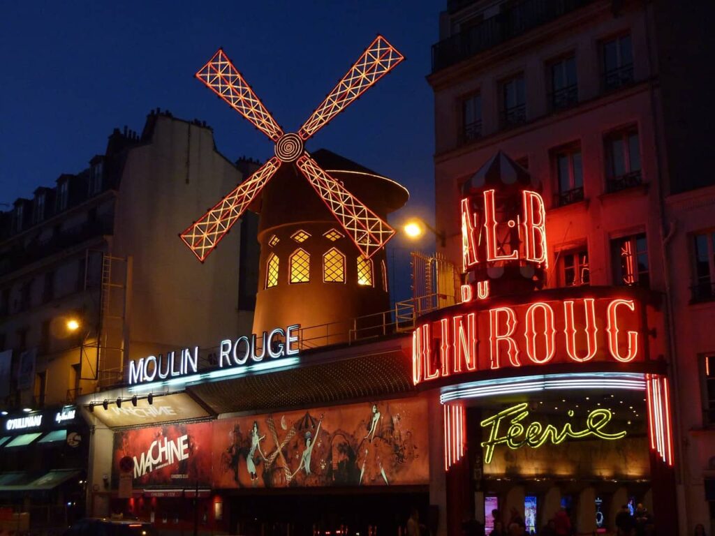 Le Bloom House Hôtel se trouve à proximité du Moulin Rouge.